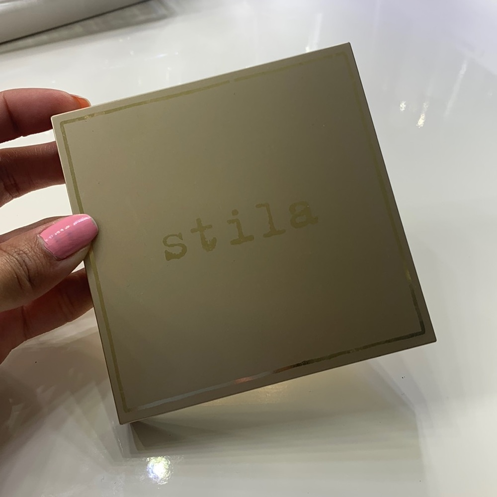 Stilla eyeshadow palette